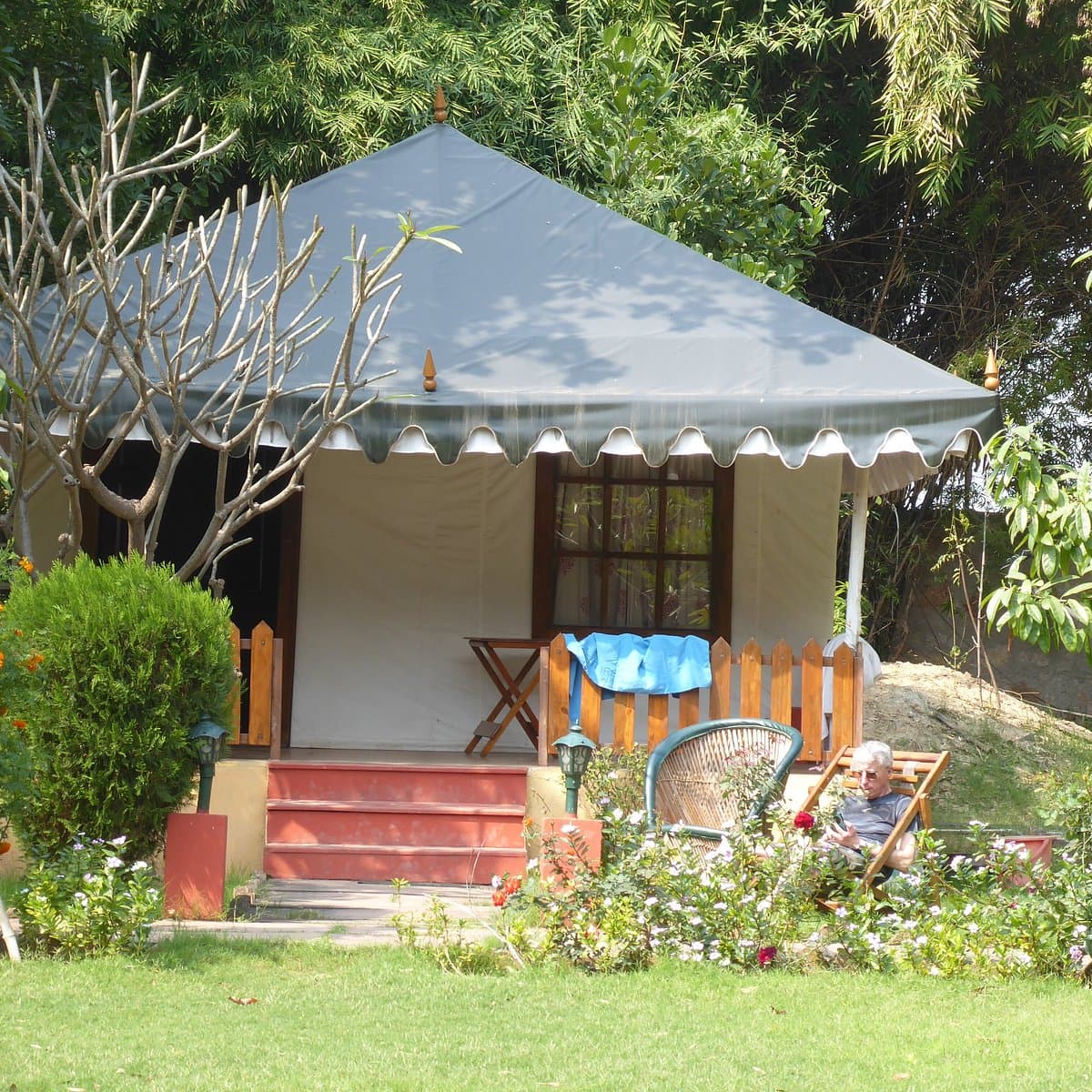 Jungle Cave Resort thumbnail 2